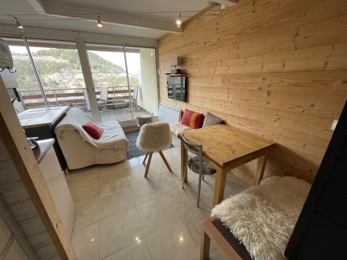 Appartement le champas à Enchastrayes Extérieur photo