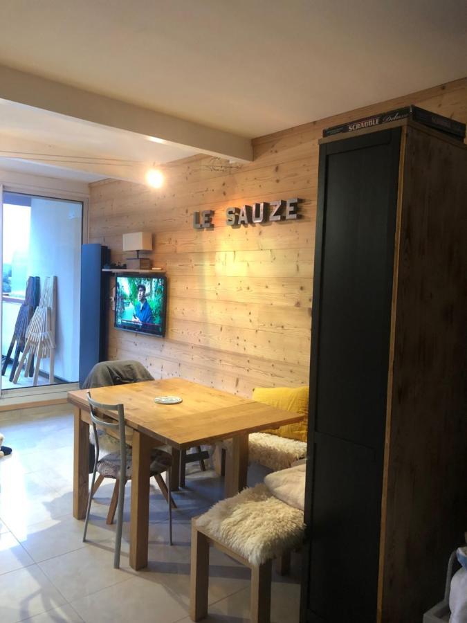 Appartement le champas à Enchastrayes Extérieur photo